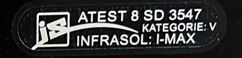 Homologační štítek Infrasol má jasný symbol IS ve čtverci, a je možné vidět tento štítek na všech silnicích v ČR